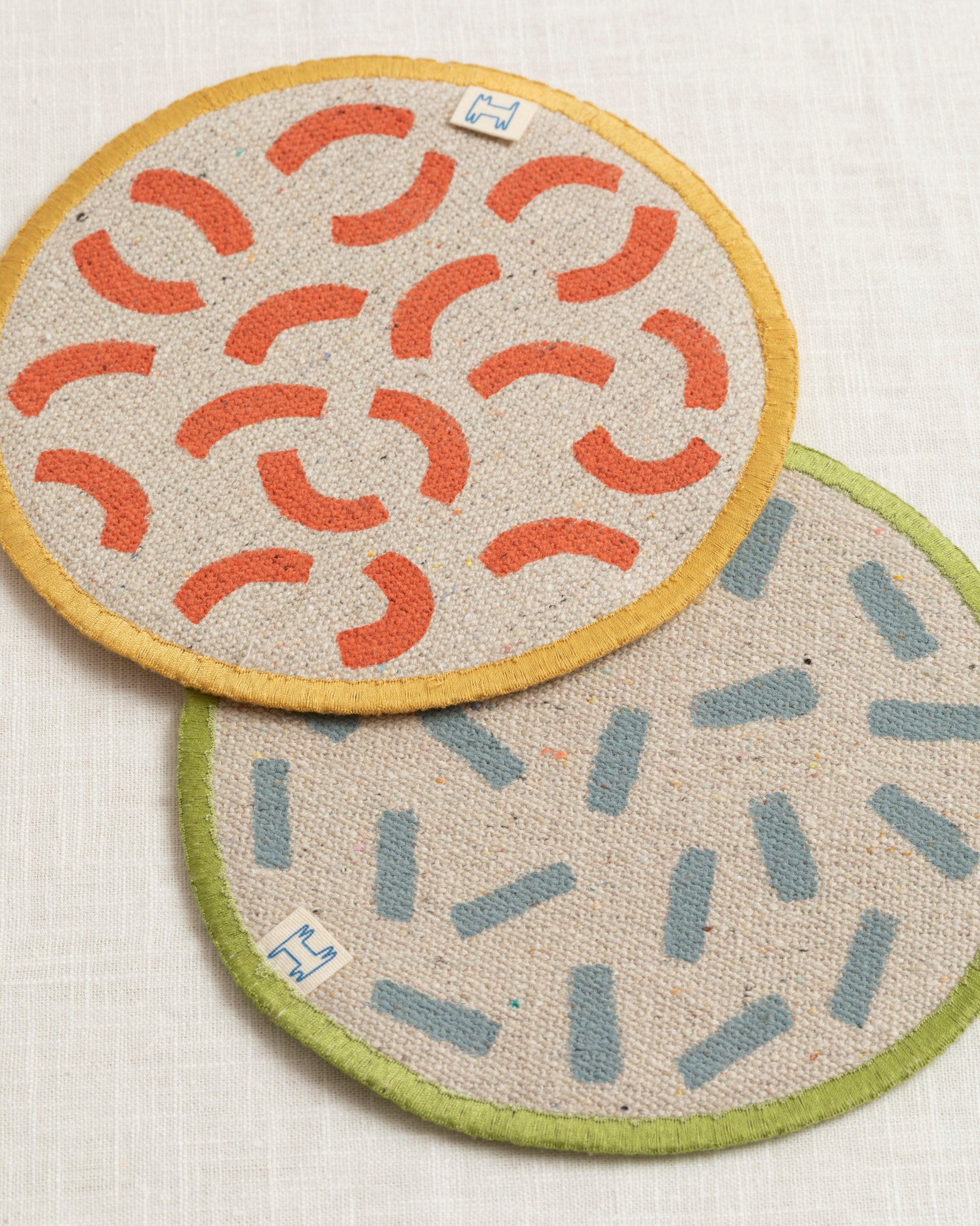 Tiardey Sottopentola Rotondo in Lana Colorata in Stile Nepal, Resistente al Calore, Opaco, per pentole e padelle, previene bruciature in Cucina (20 cm Tiardey Sottopentola Rotondo in Lana Colorata in Stile Nepal, Resistente al Calore, Opaco, per pentole e padelle, previene bruciature in Cucina (20 cm
